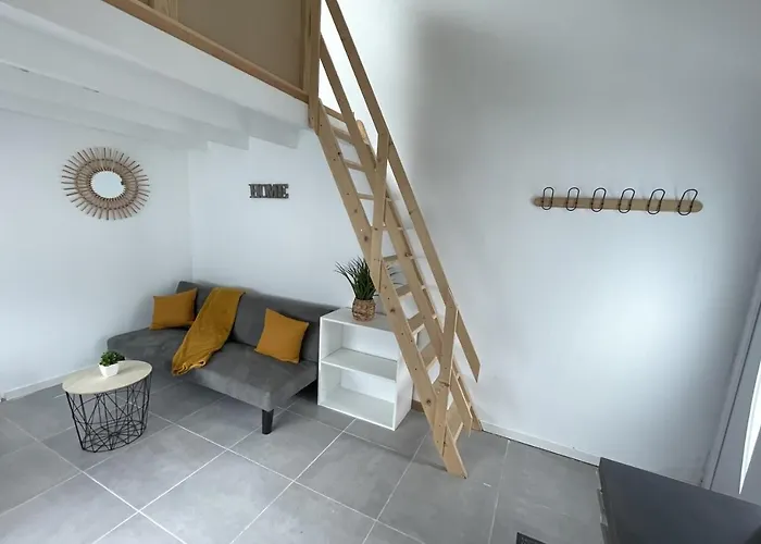 Independant Hyper Centre