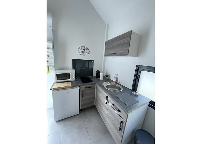 Independant Hyper Centre 샬랑